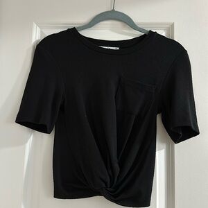 Aritzia Wilfred Free Aritzia black twist front knotted short sleeve T-shi…